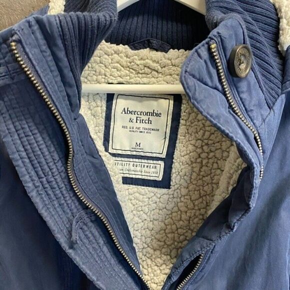 WOMENS NAVY BLUE ABERCROMBIE SHERPA FUR LINED PARKA JACKET M winter coat hood - Picture 8 of 12